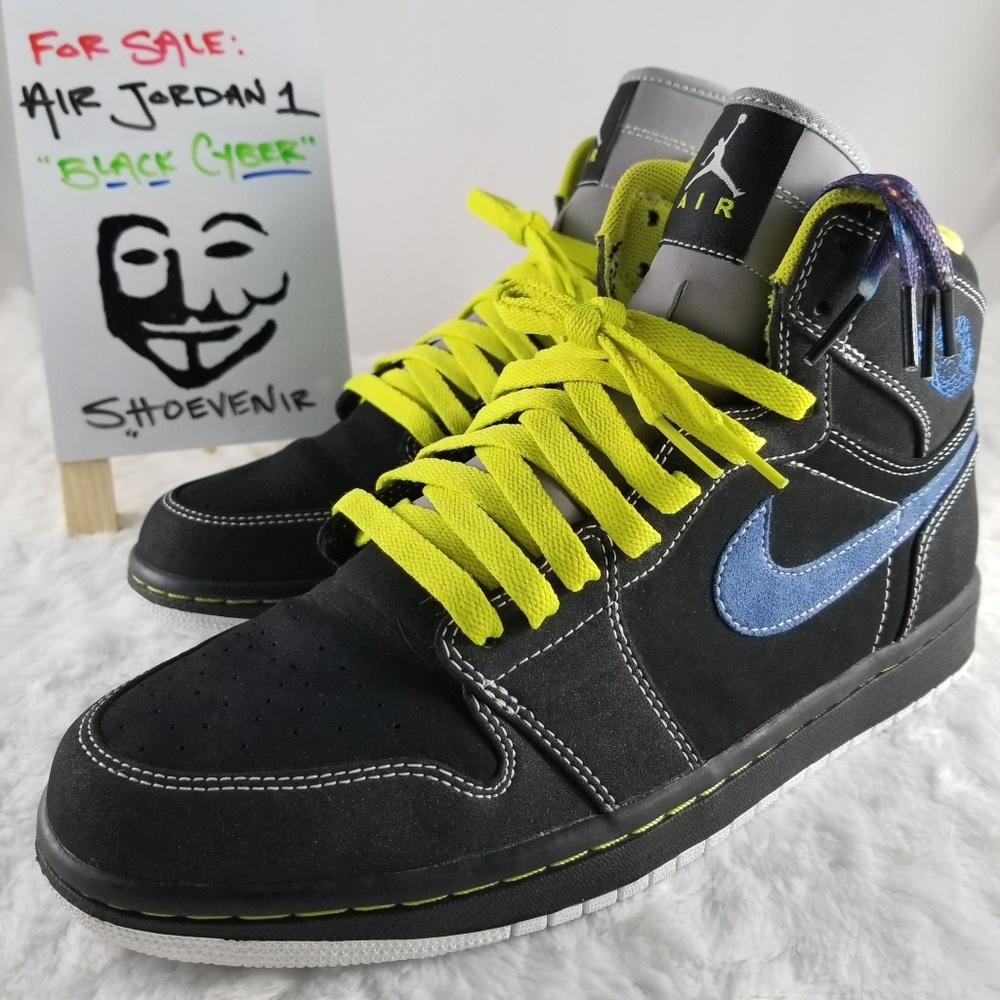 Air Jordan Retro 1 - Black Cyber